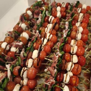 Brochette de tomate mozzarella basilic