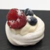 Pavlova amb fruits vermells